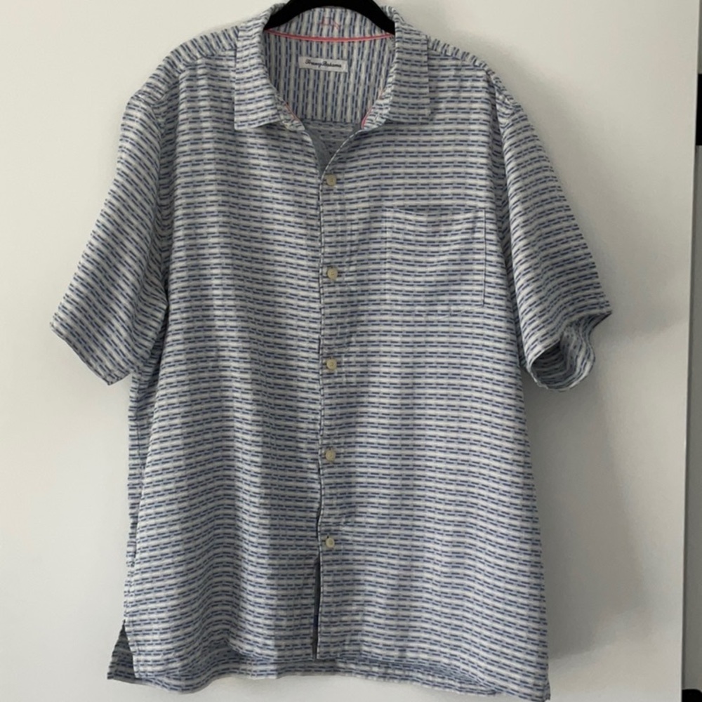 Tommy Bahama Button Down Shirt Sleeve Shirt -  Size XL. -  Blue and White